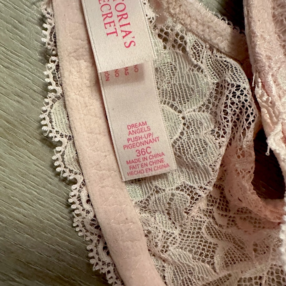 NWOT Victoria’s Secret Dream Angel’s Lace Push Up Bra - Picture 3 of 4